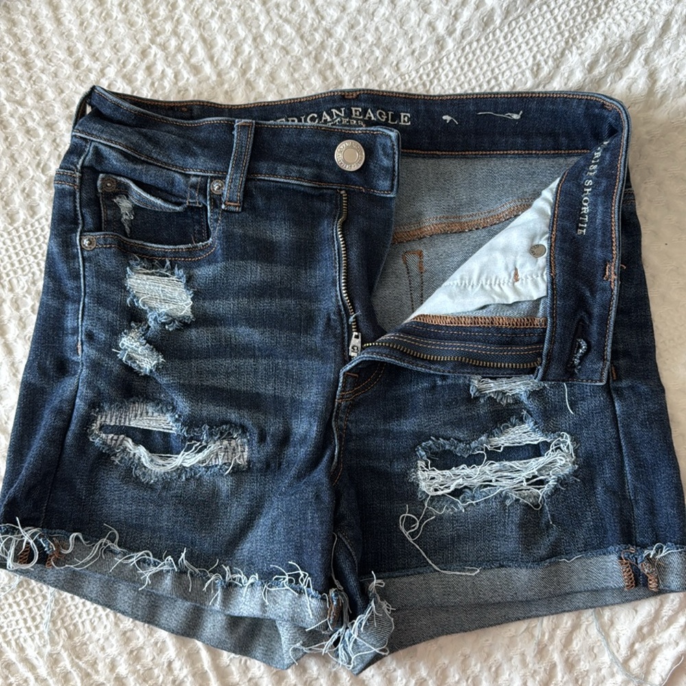 American Eagle high-rise denim shorts. Size 10.